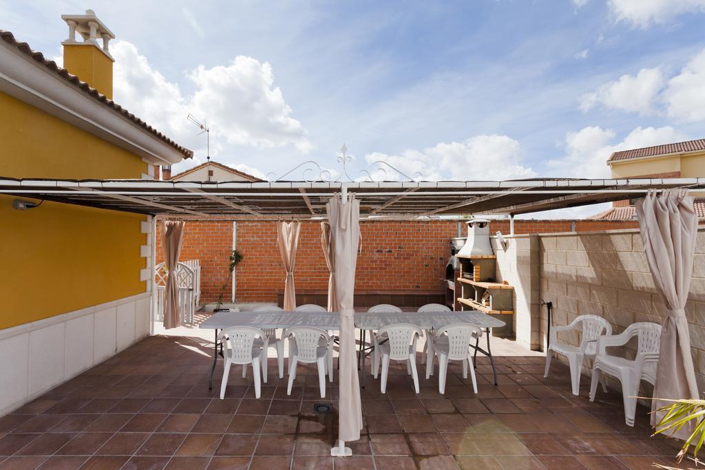 Tiara Vacaciones Villa Nava de la Asuncion Exteriör bild
