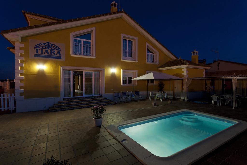 Tiara Vacaciones Villa Nava de la Asuncion Exteriör bild